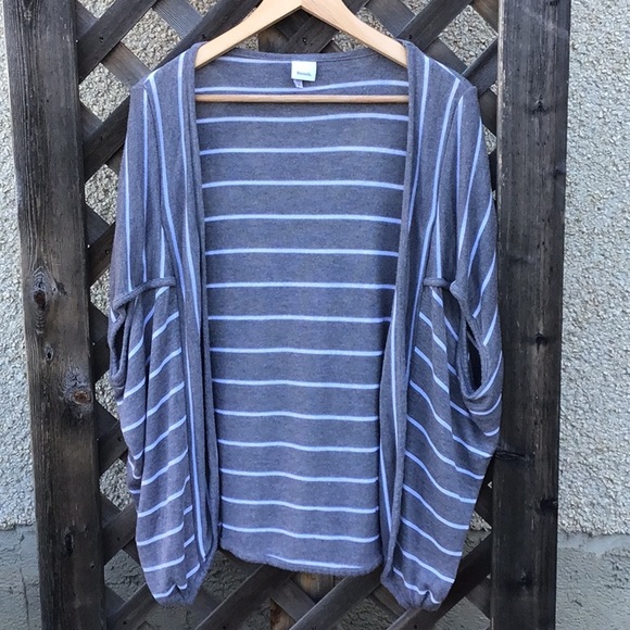 Bench gray with white stripe full length shrug oversized - Picture 1 of 9